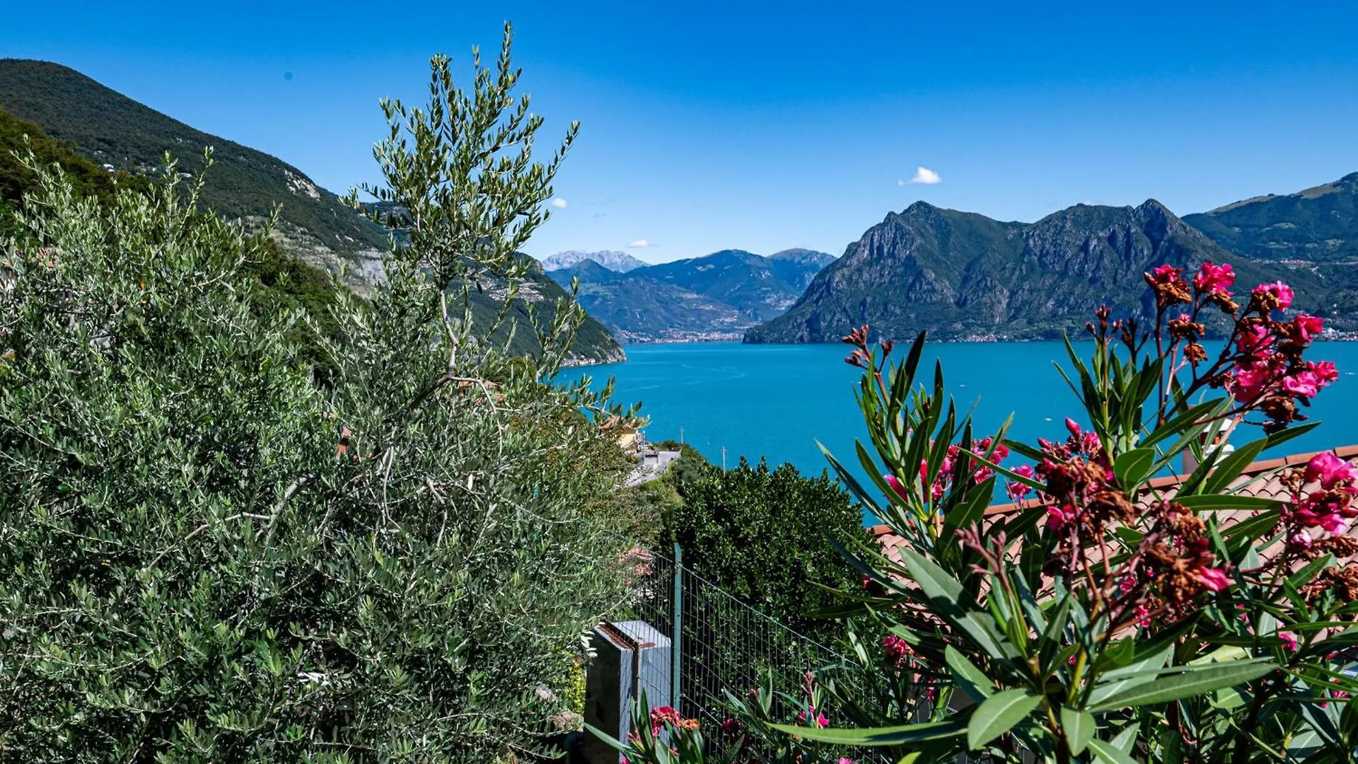Lago Di Iseo - Lake View House Tavernola Bergamasca Italy